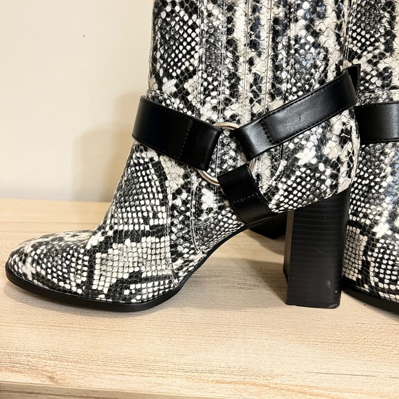 BcbgGeneration Agnes harness animal print synthetic material booties - Picture 5 of 12